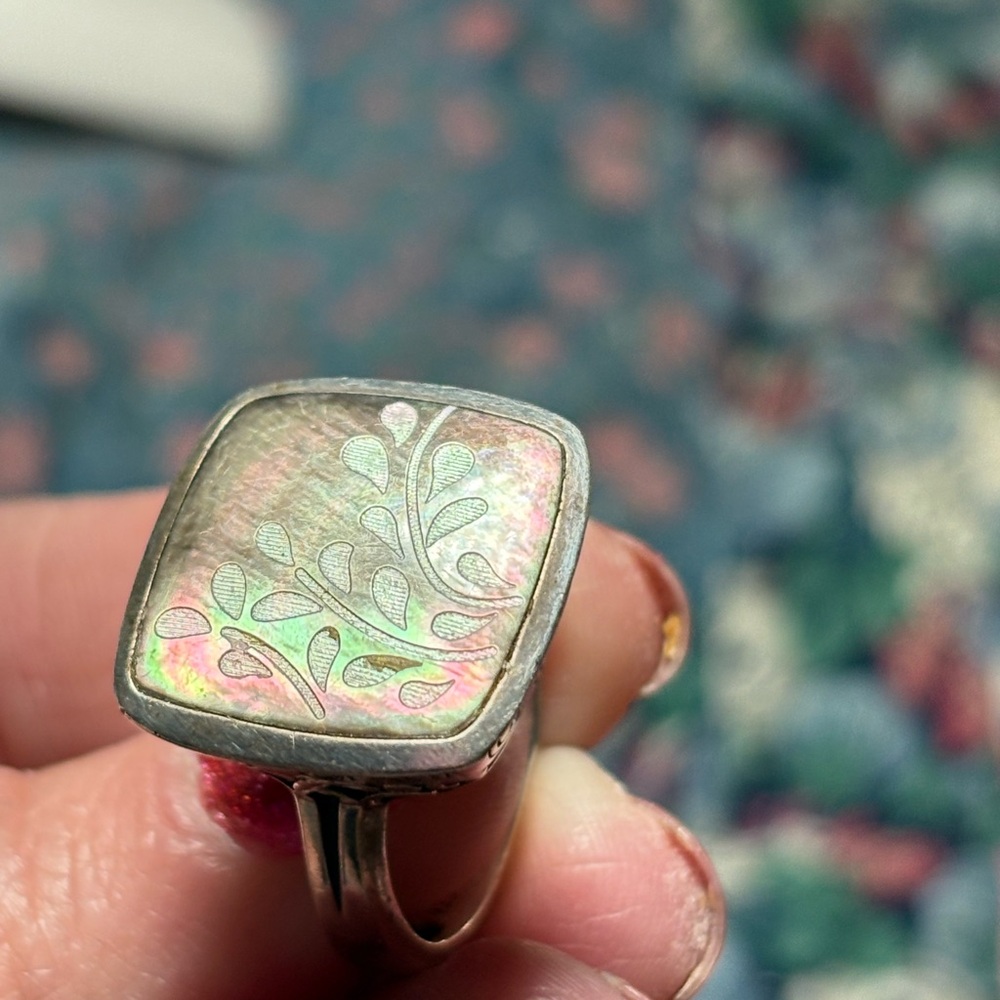 Silpada Fern Leaf Ring Sterling Silver & black lip shell